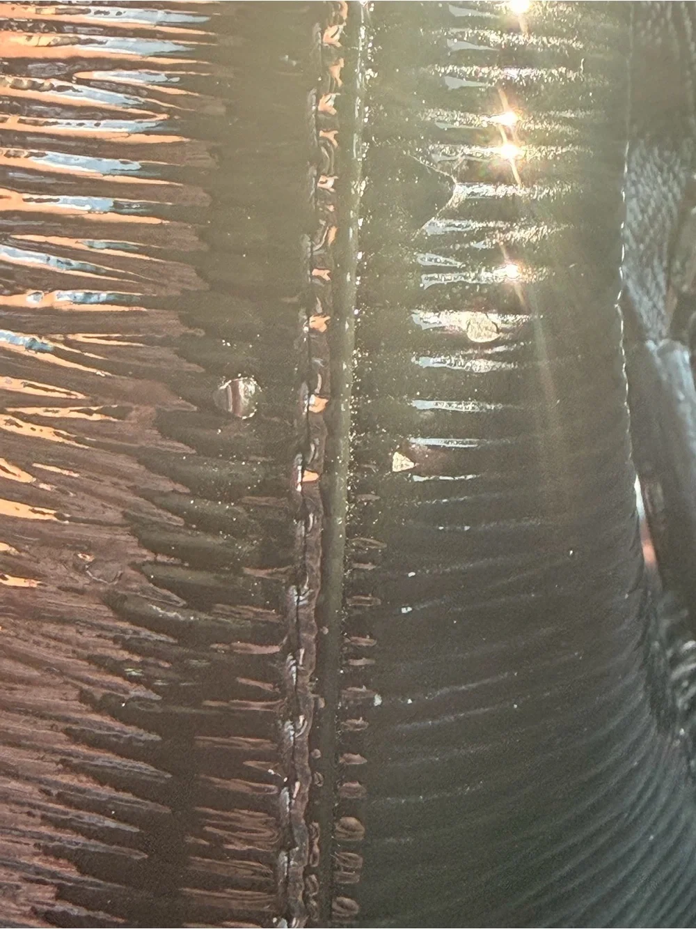 Louis Vuitton electric epi Brea: damaged